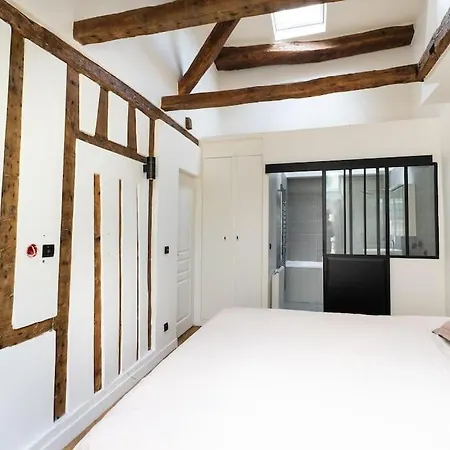 Apartment Place Des Vosges, Marais Bastille *