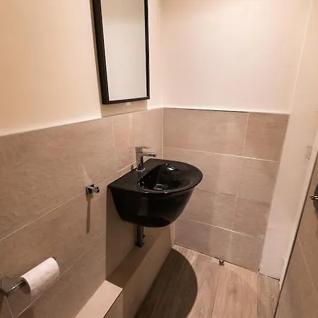 Place Des Vosges, Marais Bastille Apartment