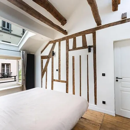 Place Des Vosges, Marais Bastille Apartment *