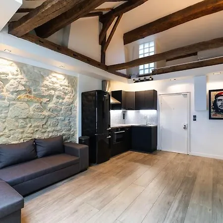 Place Des Vosges, Marais Bastille Apartment Paris