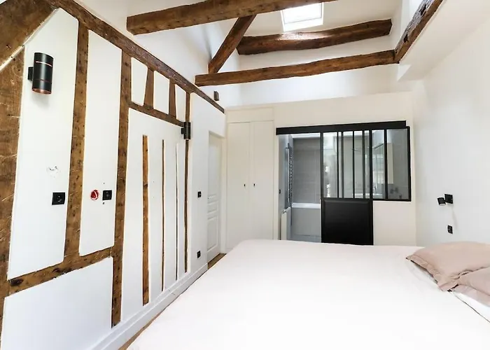 Appartement Place Des Vosges, Marais Bastille *
