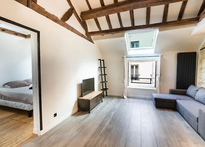 Appartement Place Des Vosges, Marais Bastille